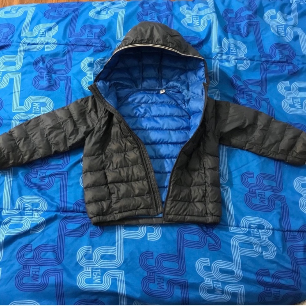 Uniqlo lightweight jacket size 3-4T